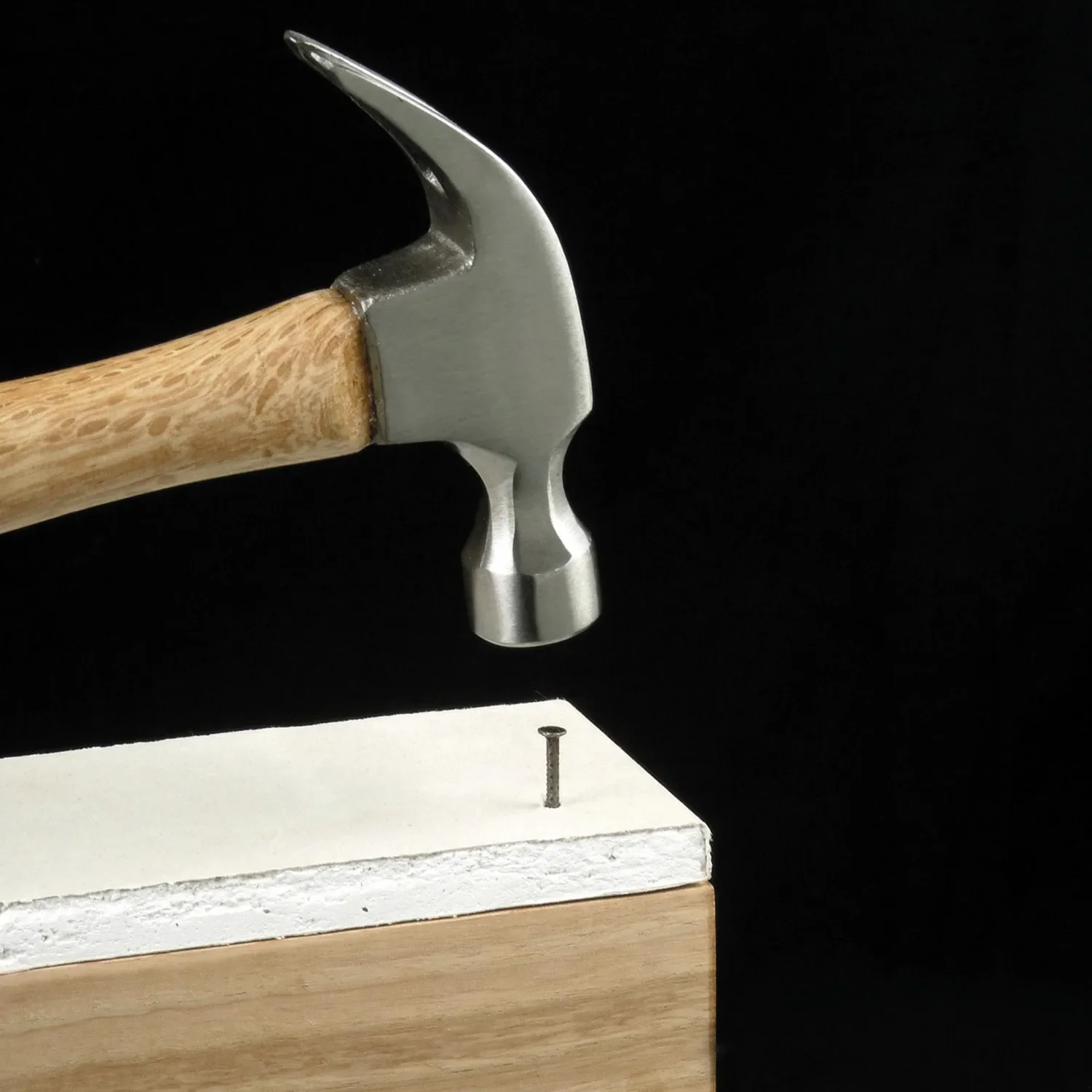 clavo volcanita envasado 15/8" 1kg - Imagen 3