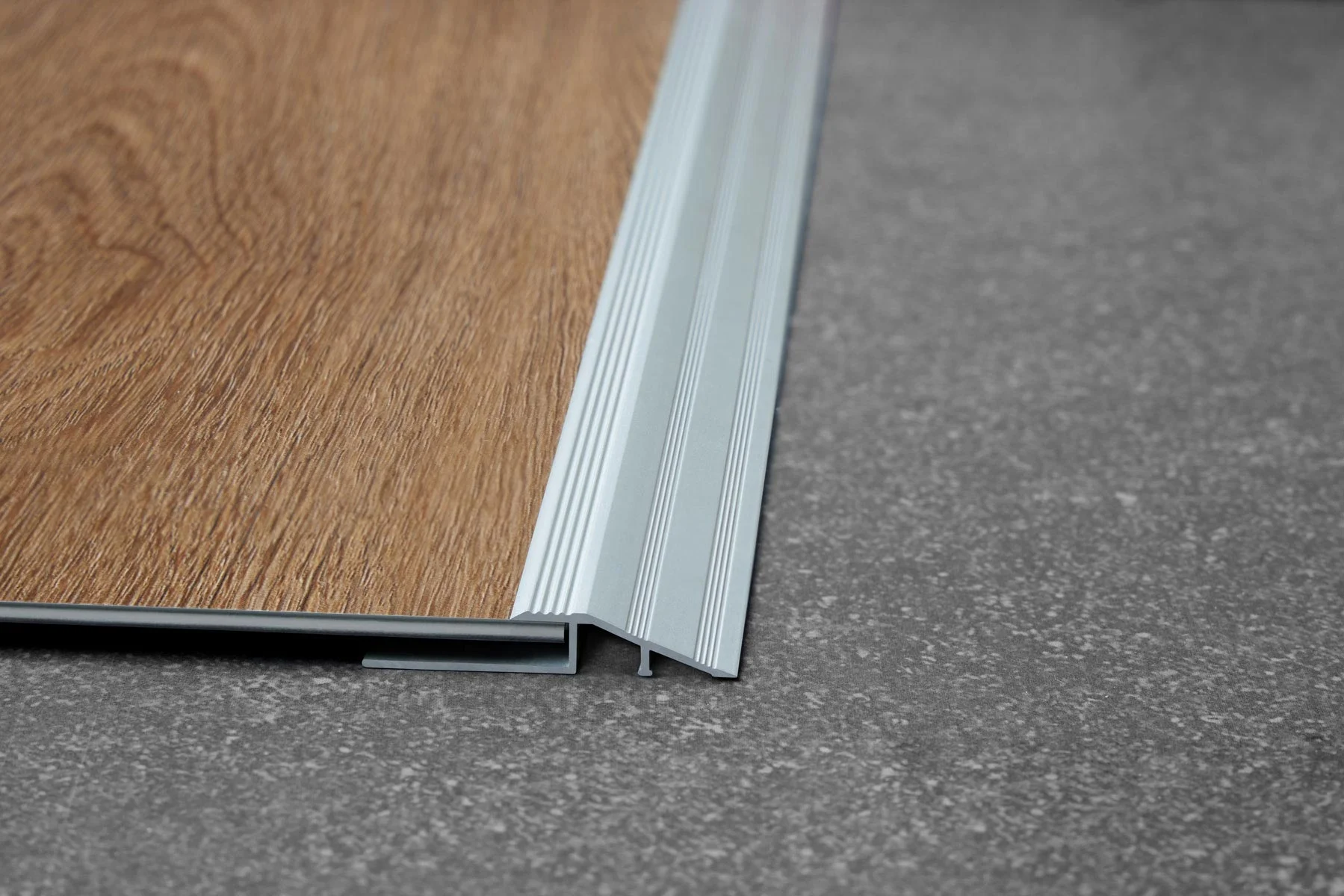 desnivel pv aluminio 5mmx2m cromo mate 2256 - Imagen 2