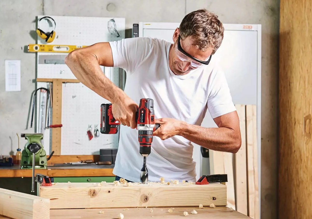 taladro percutor inalambrico 13mm 2bat+ jgo brocas - Imagen 4