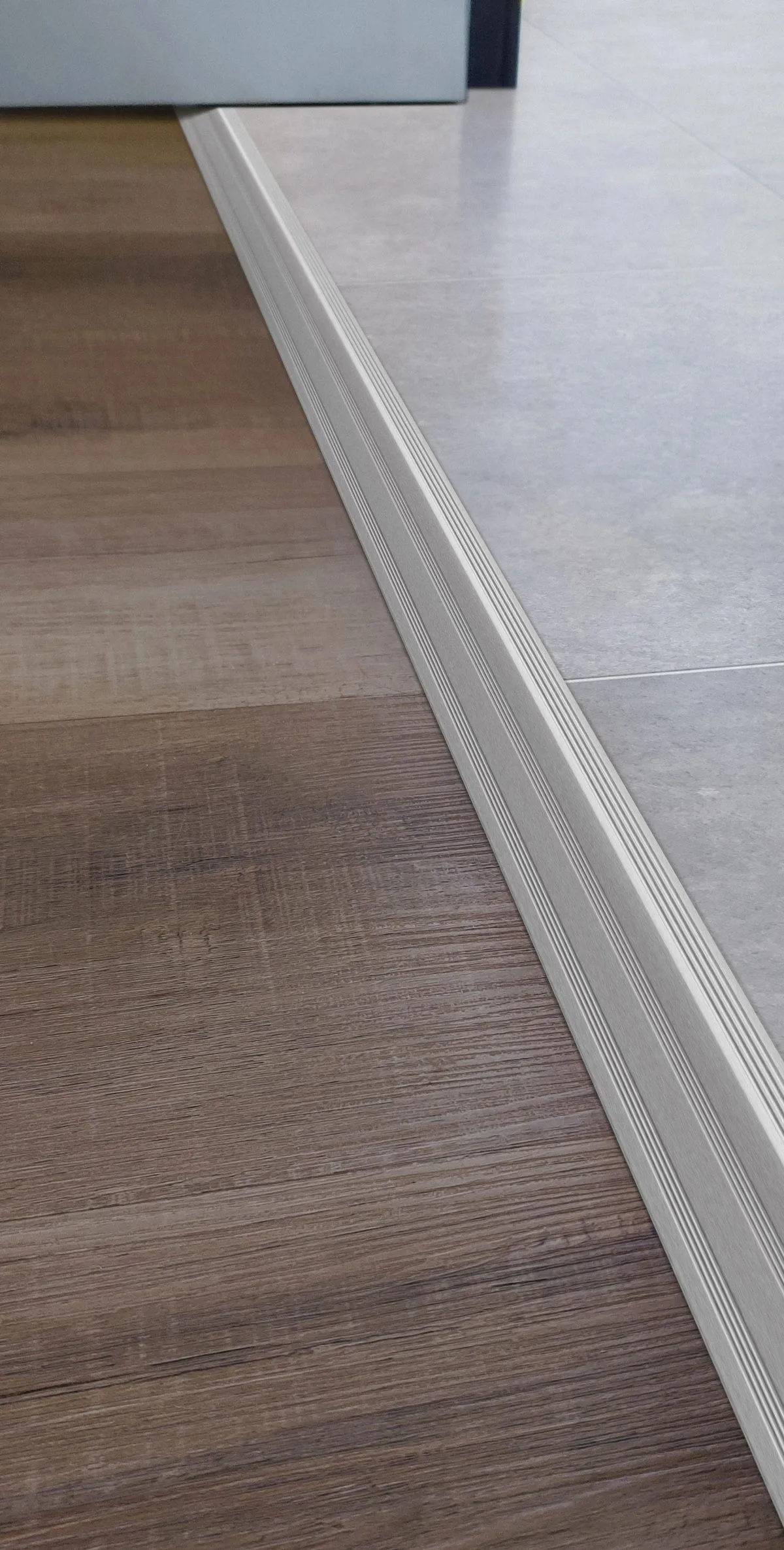 perfil alum vinil ramp cromo mate 8mm 2271 atrim - Imagen 2