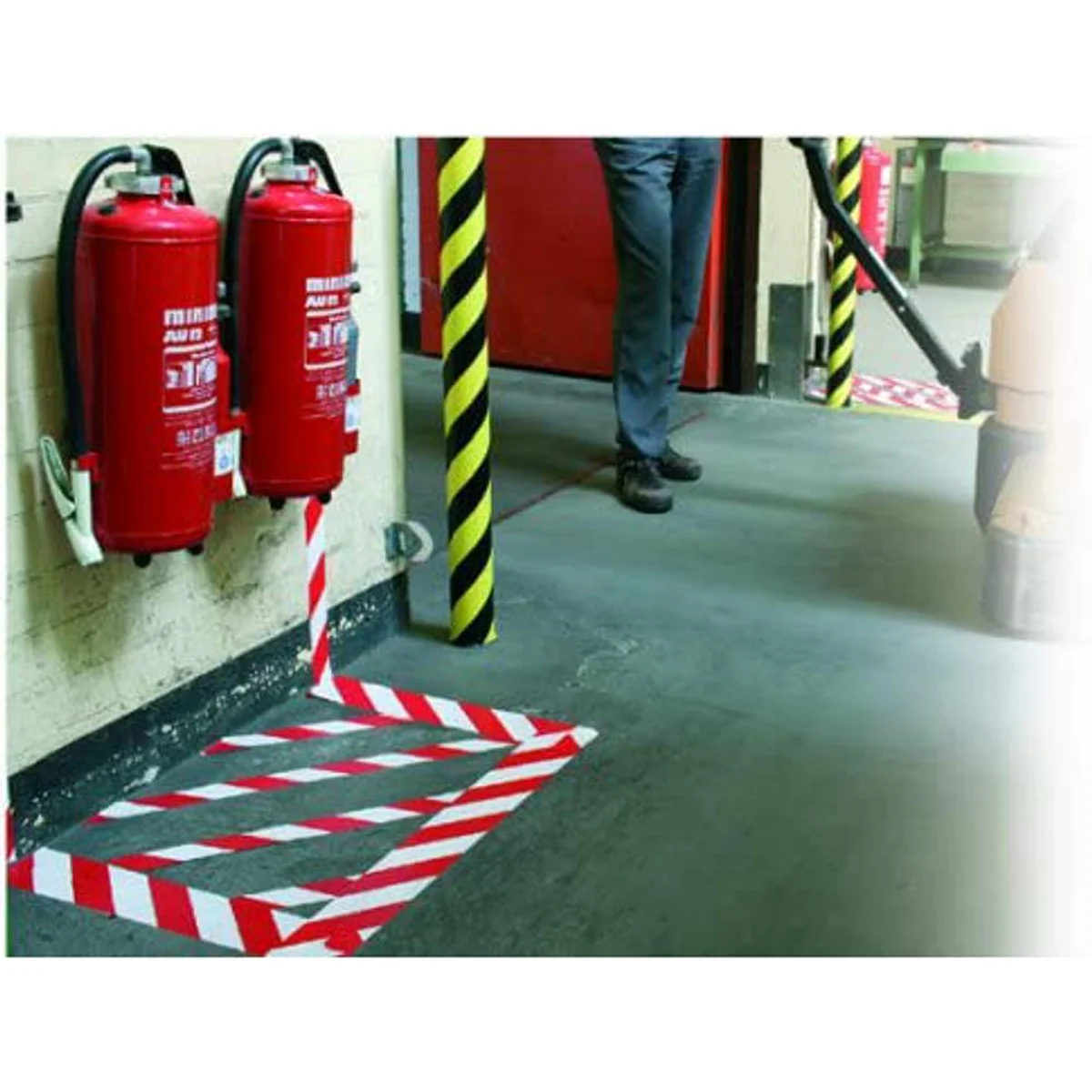 cinta demar. roja.blanco 33 m x 50 mm (00088) tesa - Imagen 3